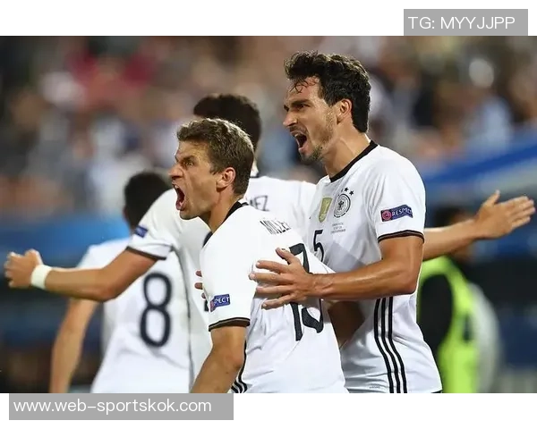 胡梅尔斯与穆勒重聚羊头牌锦标赛合影引发球迷热议